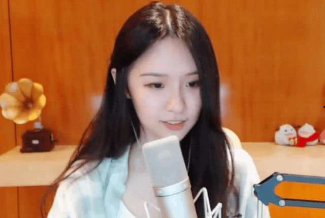 完了呀女主播是谁,揭秘“完了呀女主播”的传奇人生